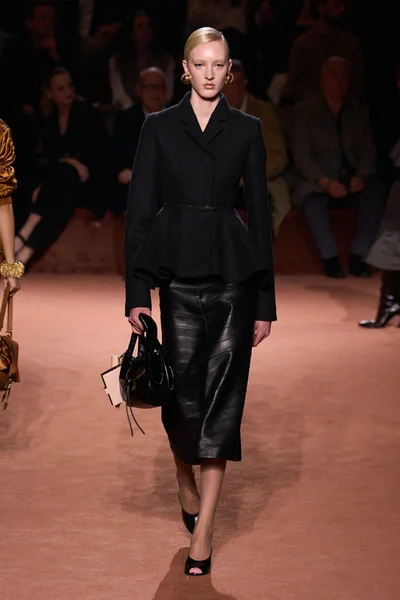 Look 57